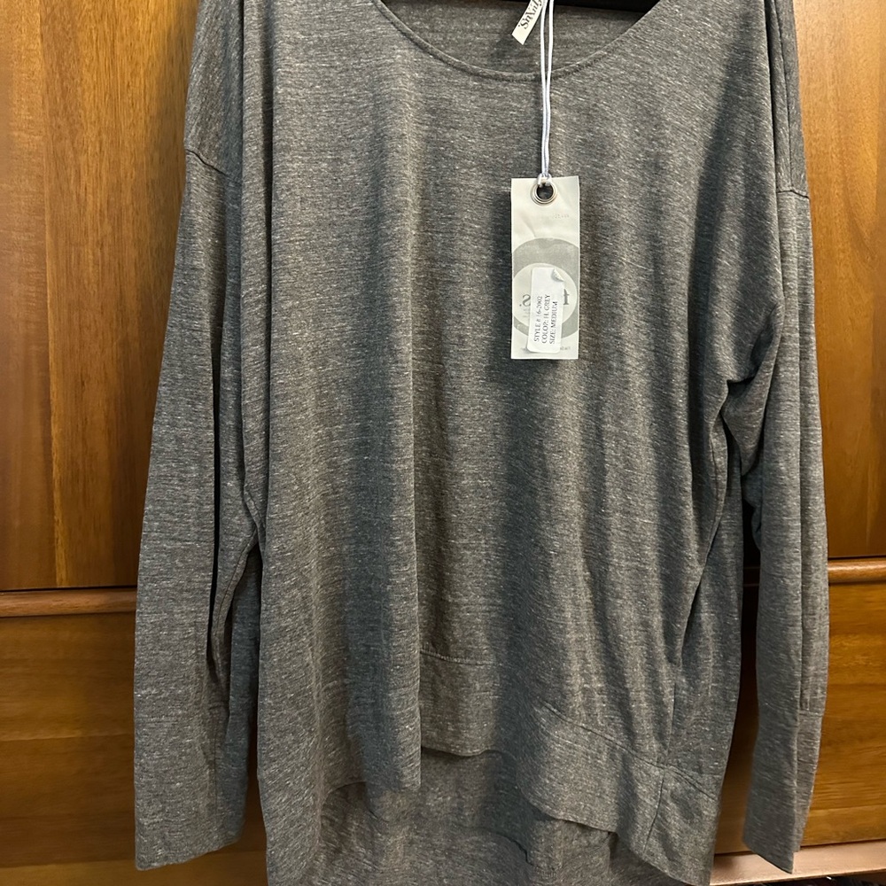NWT RARE Fluxus Long Sleeve Top in gray